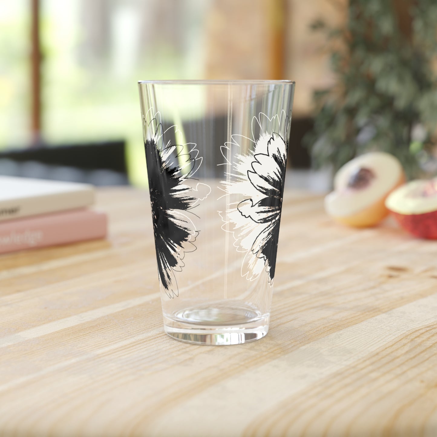 Black and White Gaillardia Pint Glass, 16oz