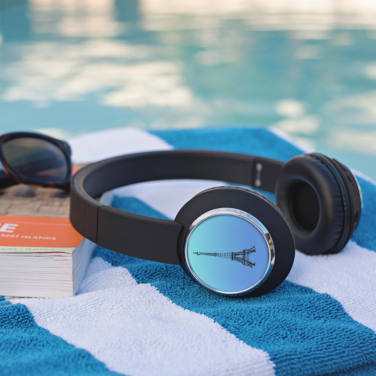 Eiffel_Tower_Impression_Beebop_Headphone_Lifestyle_Mockup.png