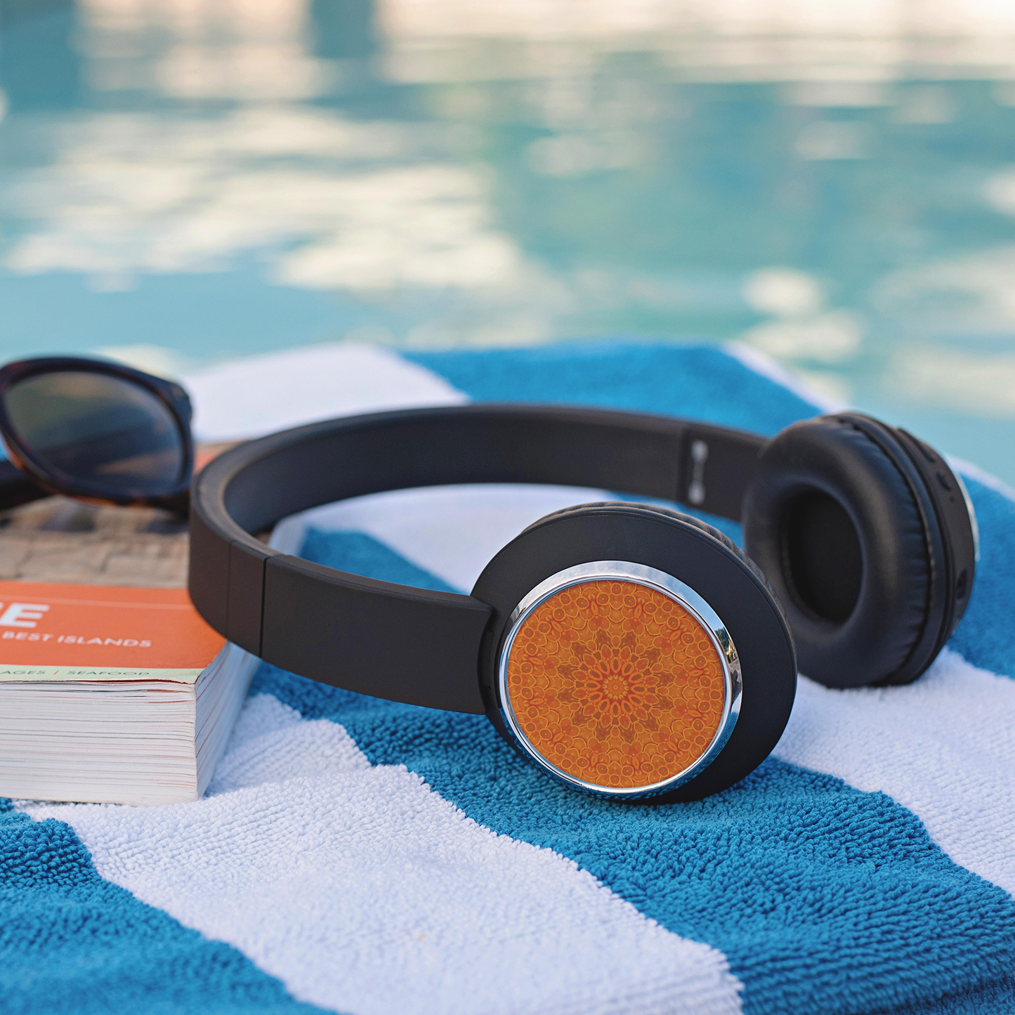 Oranges_Kaleidoscope_Beebop_Headphones_Lifestyle_Mockup.png
