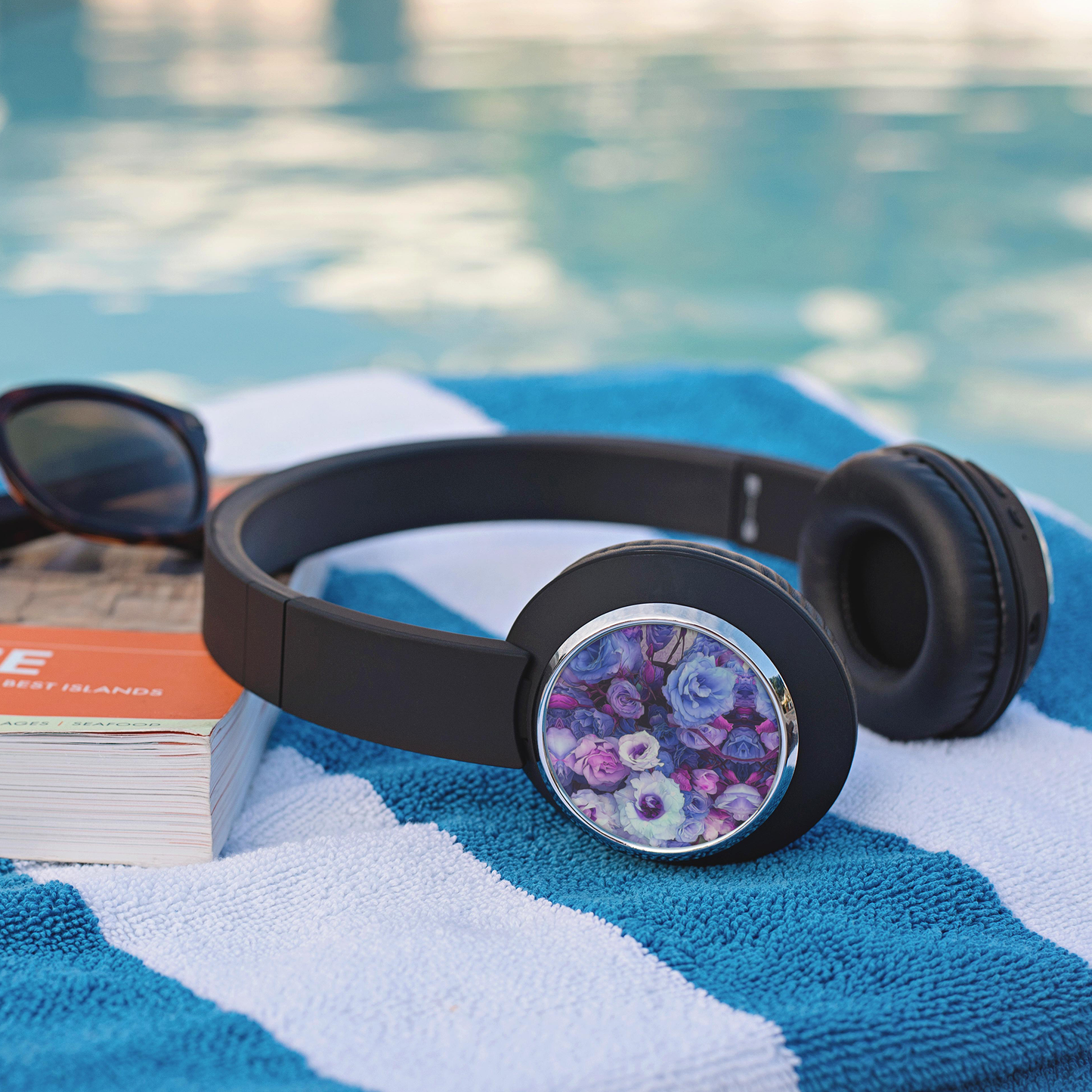 Periwinkle_Flower_Kaleidoscope_Beebop_He_Lifestyle_Mockup.png