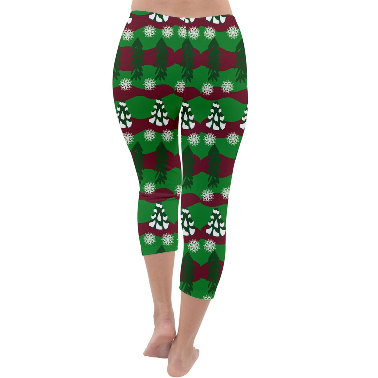 snowy evergreen pattern Capri Winter Leggings