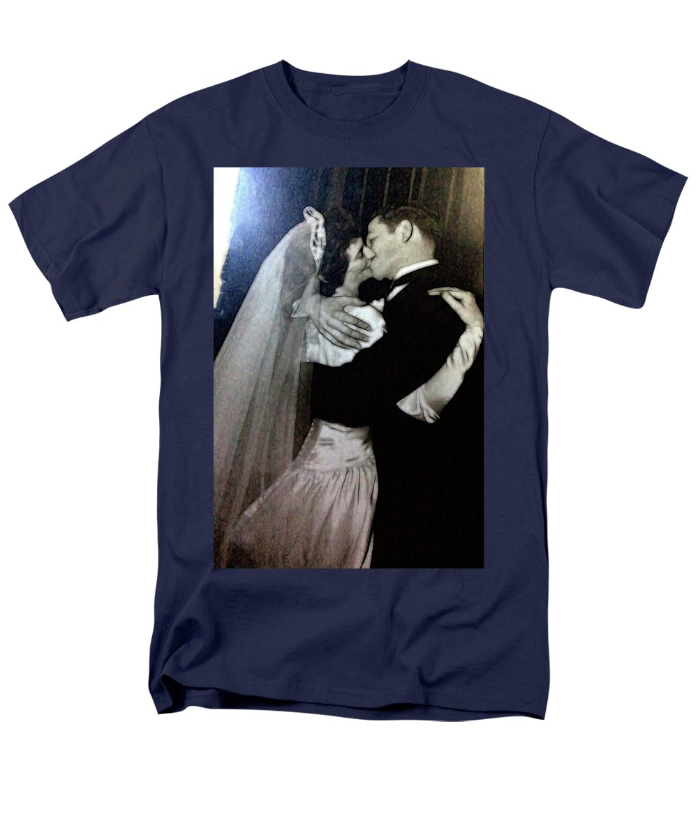 1940s Wedding Kiss - Men's T-Shirt (Regular Fit)