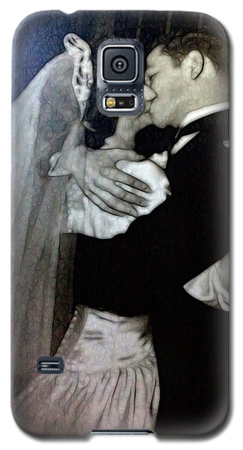 1940s Wedding Kiss - Phone Case