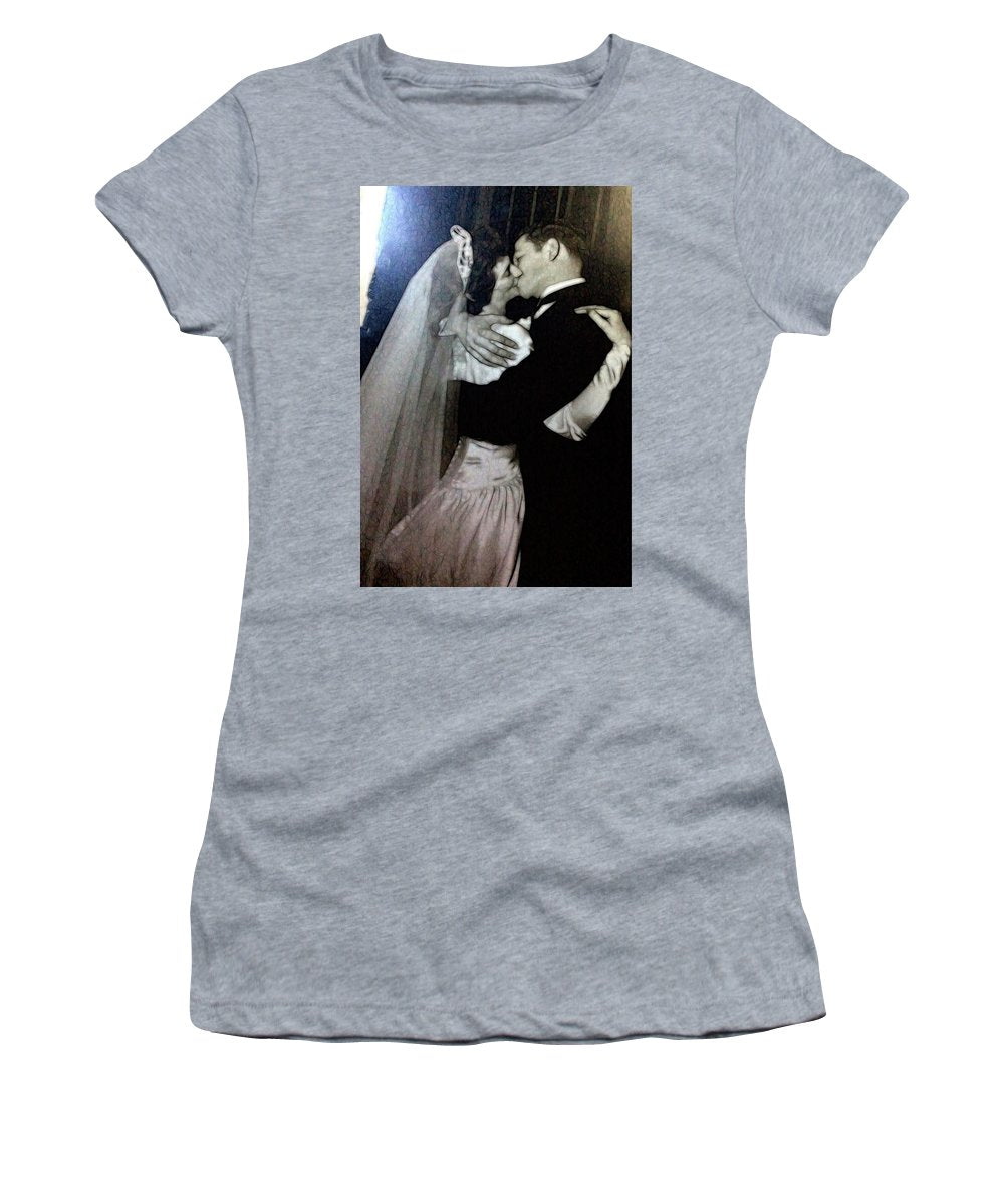 1940s Wedding Kiss - Women's T-Shirt