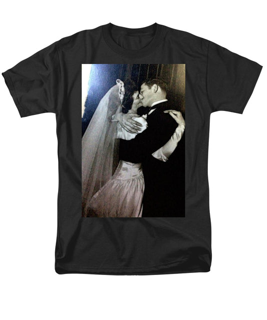 1940s Wedding Kiss - Men's T-Shirt (Regular Fit)