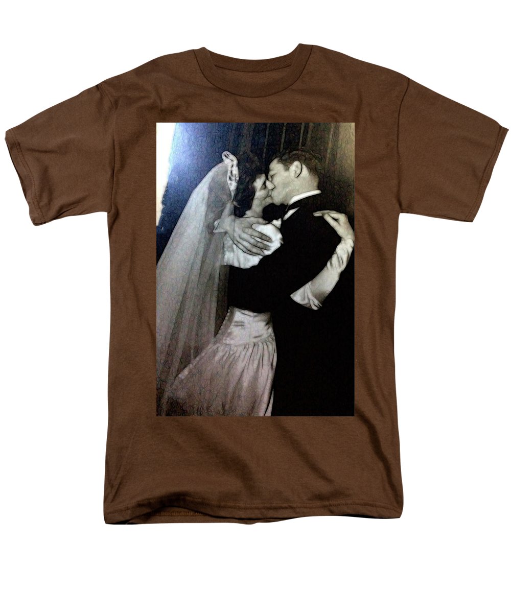 1940s Wedding Kiss - Men's T-Shirt (Regular Fit)