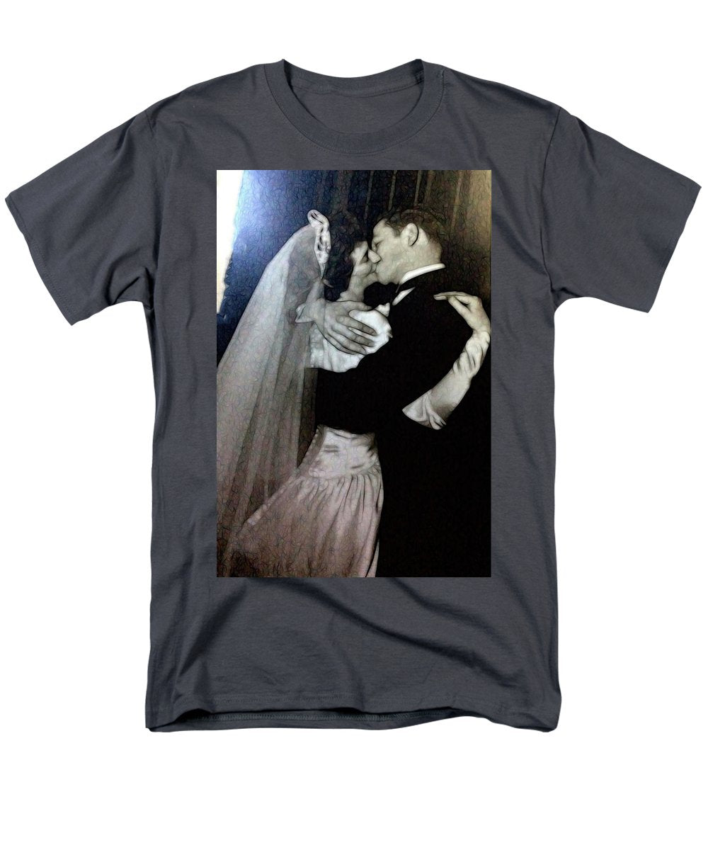 1940s Wedding Kiss - Men's T-Shirt (Regular Fit)