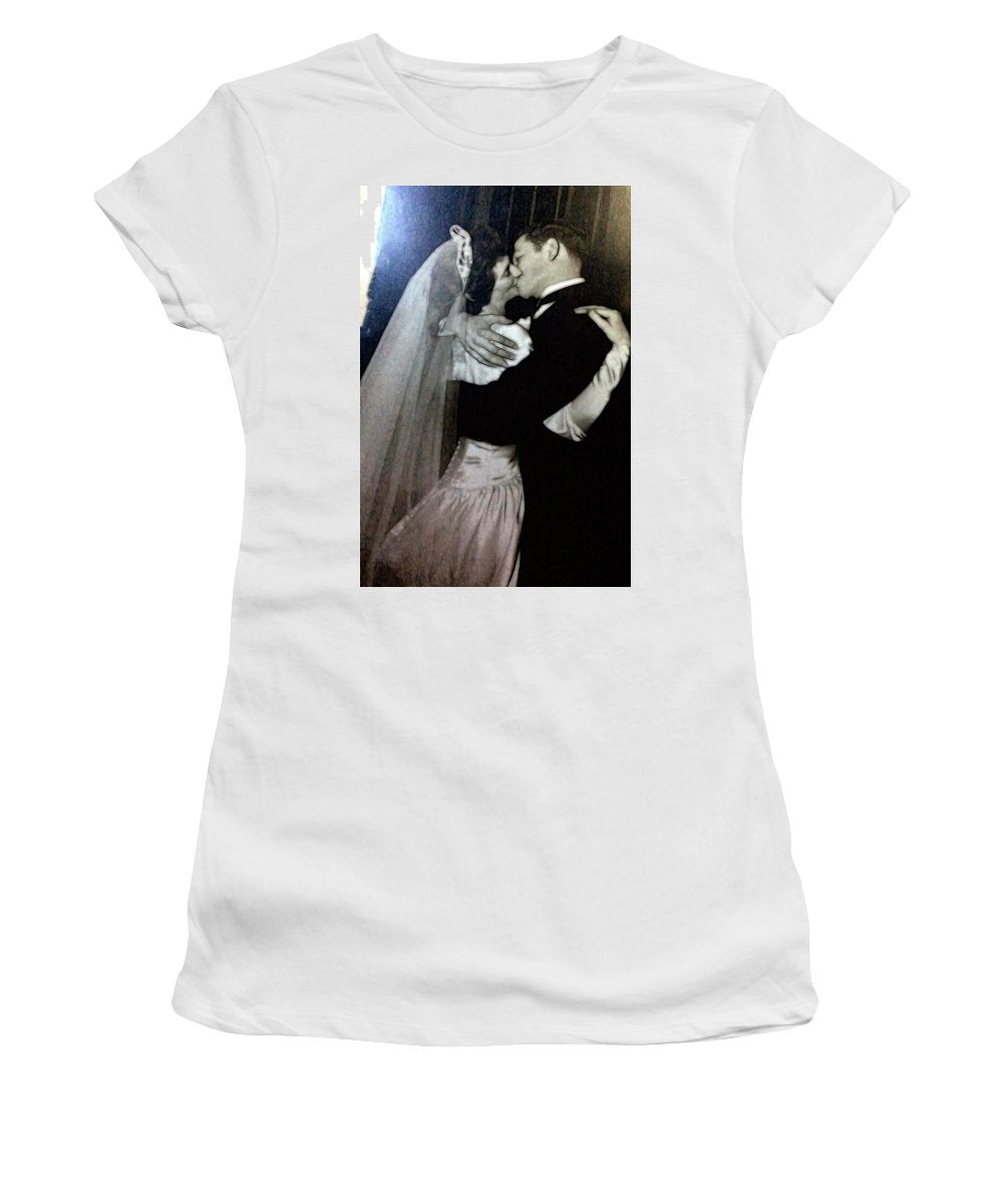 1940s Wedding Kiss - Women's T-Shirt
