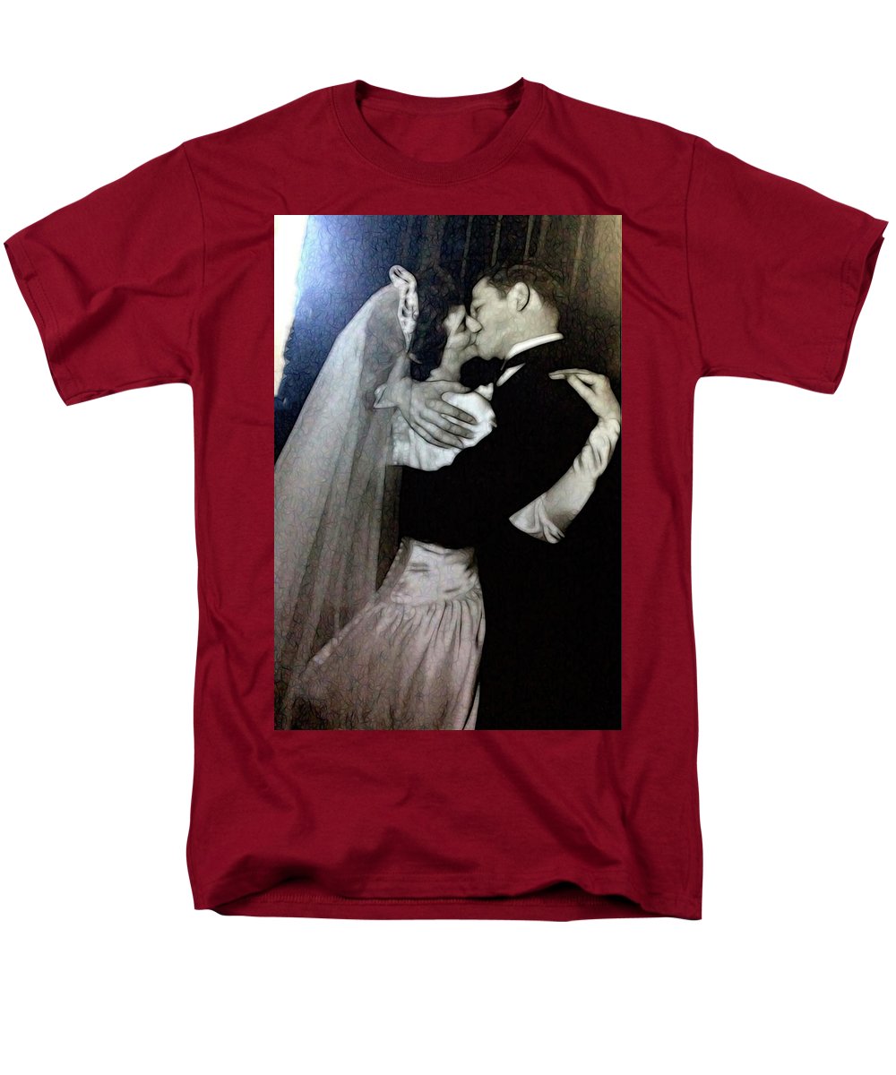 1940s Wedding Kiss - Men's T-Shirt (Regular Fit)