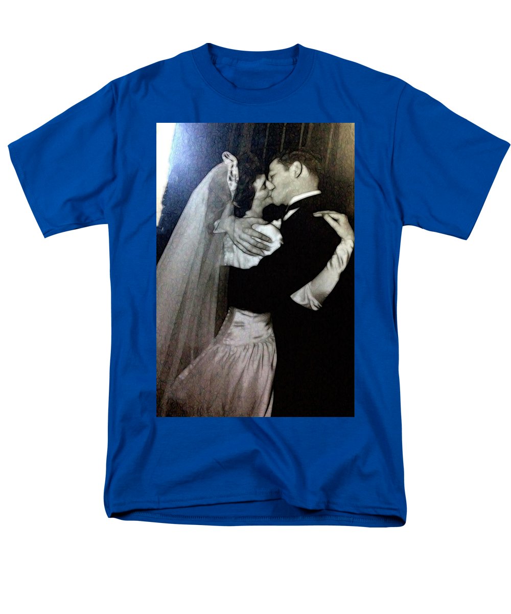 1940s Wedding Kiss - Men's T-Shirt (Regular Fit)