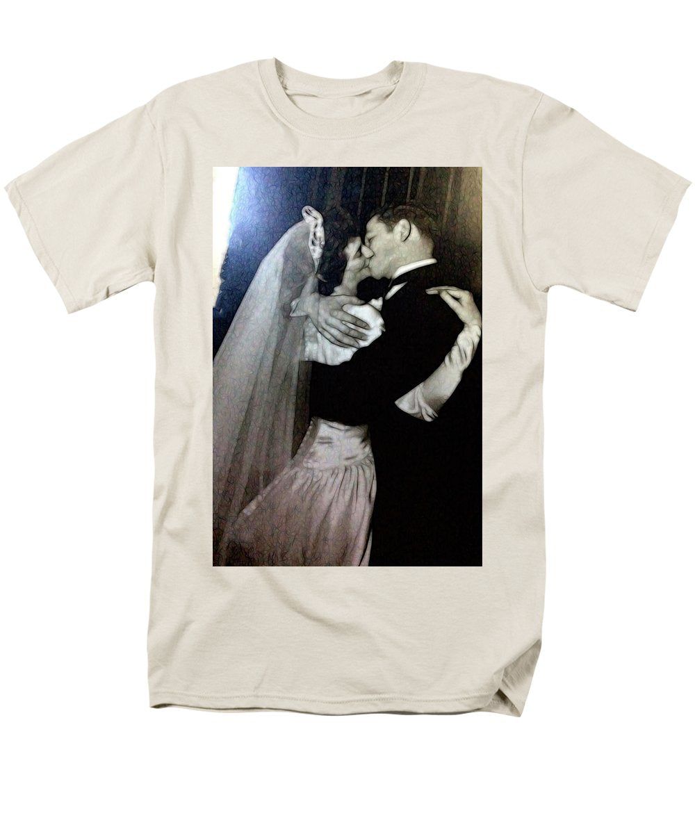 1940s Wedding Kiss - Men's T-Shirt (Regular Fit)