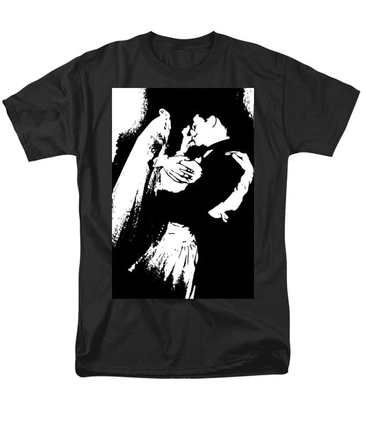 1940s Wedding Kiss Two Tone - Men's T-Shirt (Regular Fit)