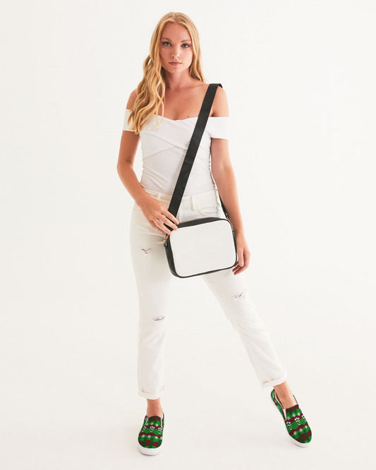 Snowy Evergreen Pattern Women's Slip-On Canvas Shoe