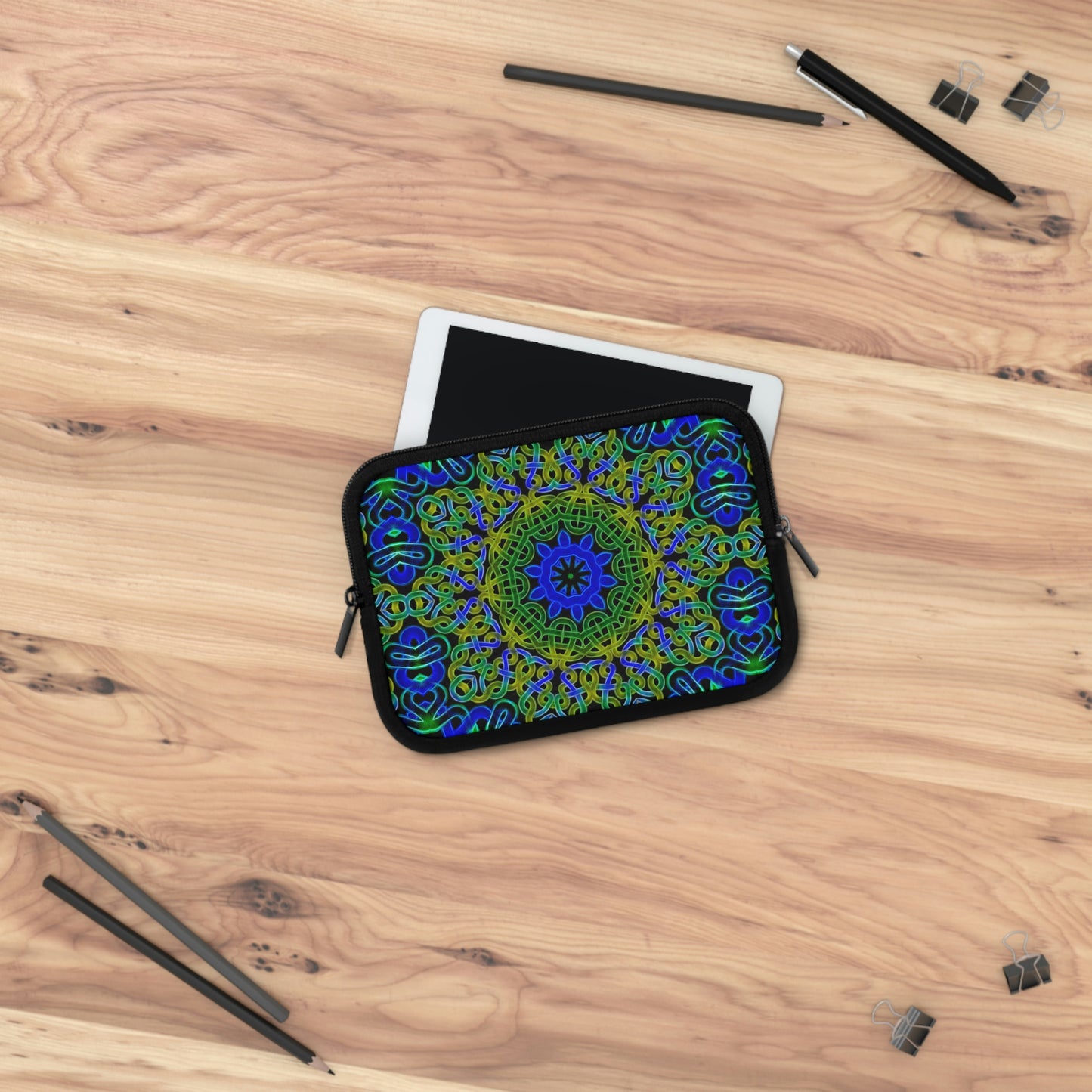 Blue Green Celtic Knot Pattern Laptop Sleeve