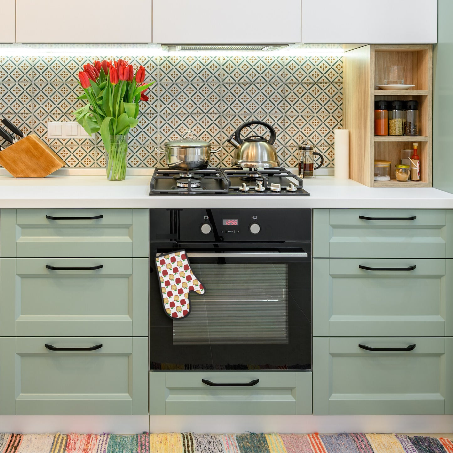 Apple Polkadots Oven Mit