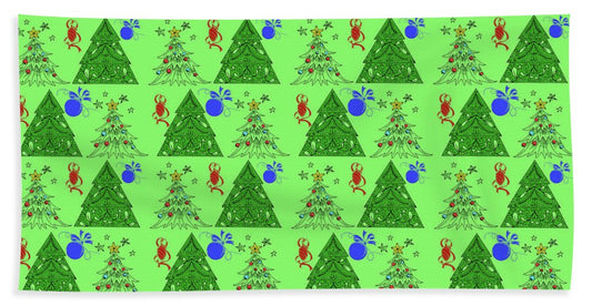 Christmas Trees On Green Pattern - Bath Towel