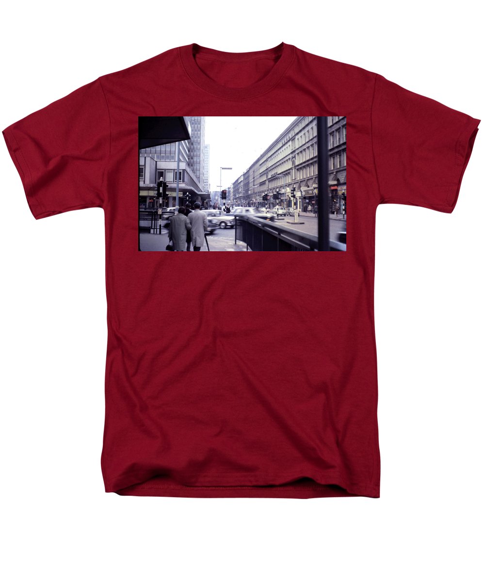 Europe Trip 1967 Number 5 - Men's T-Shirt (Regular Fit)