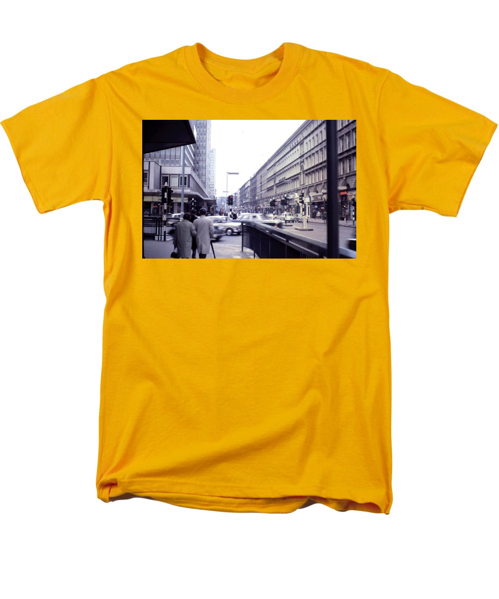 Europe Trip 1967 Number 5 - Men's T-Shirt (Regular Fit)