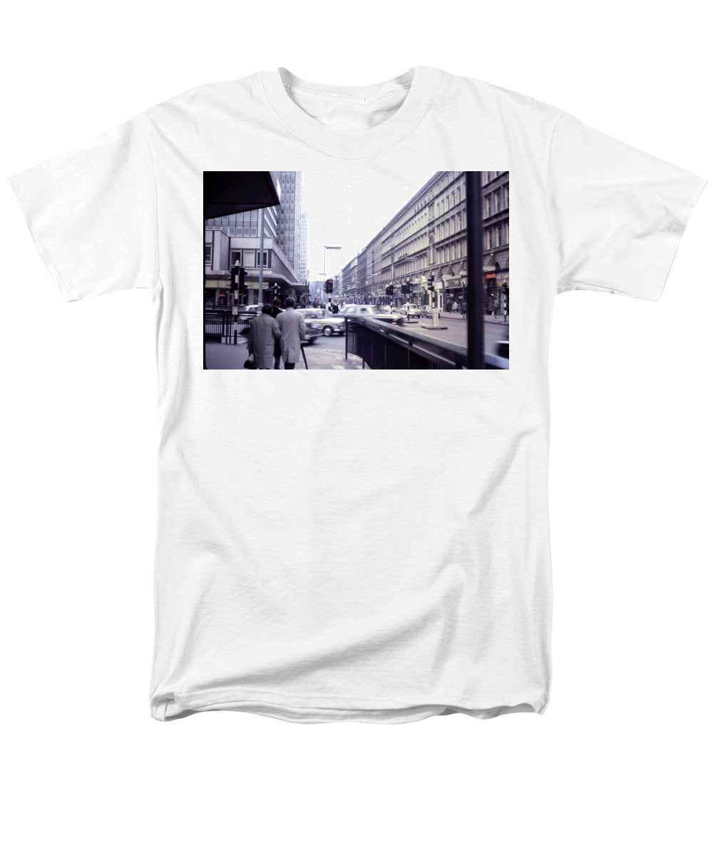 Europe Trip 1967 Number 5 - Men's T-Shirt (Regular Fit)
