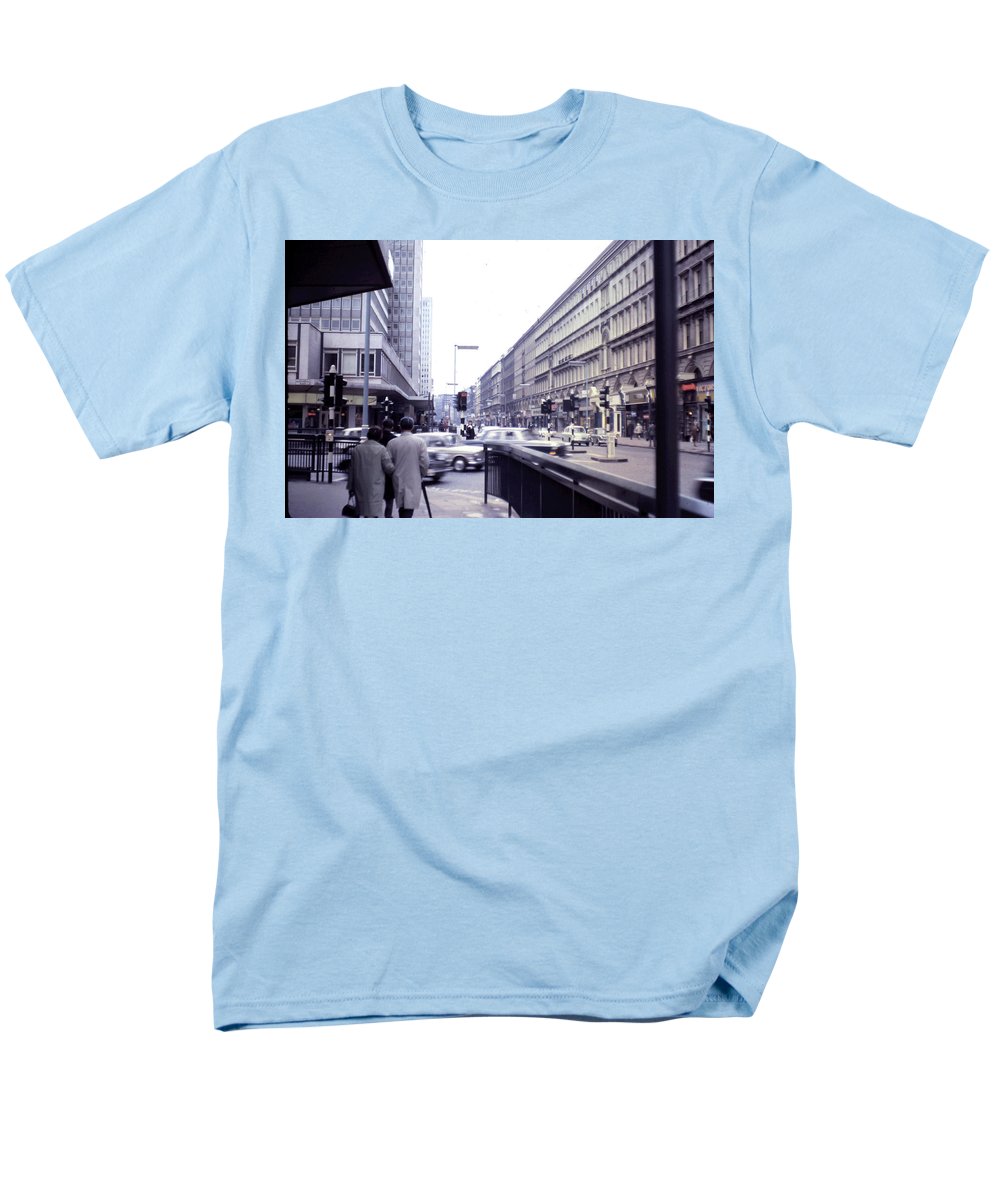 Europe Trip 1967 Number 5 - Men's T-Shirt (Regular Fit)