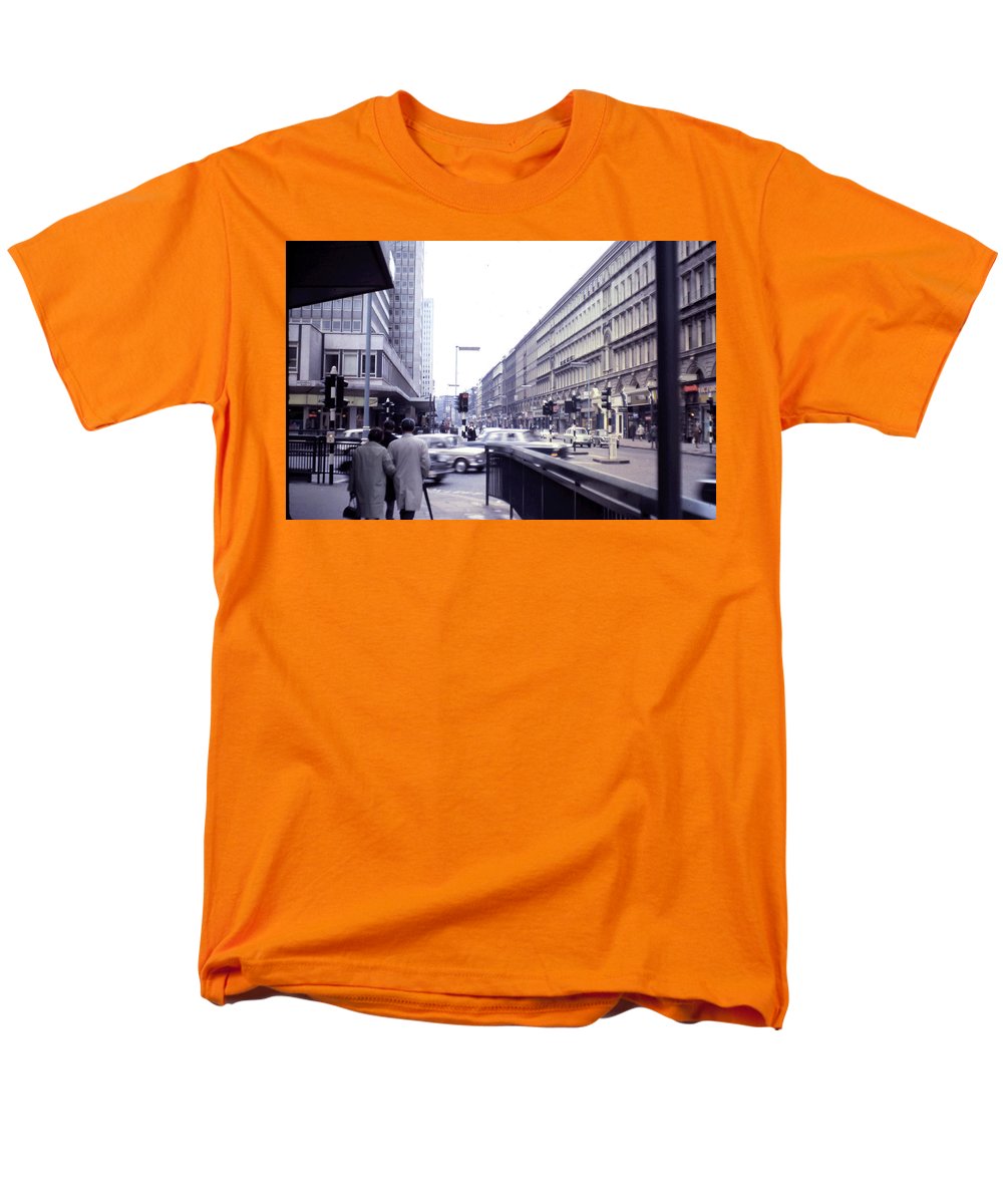 Europe Trip 1967 Number 5 - Men's T-Shirt (Regular Fit)