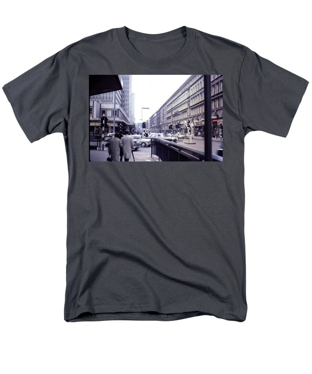 Europe Trip 1967 Number 5 - Men's T-Shirt (Regular Fit)