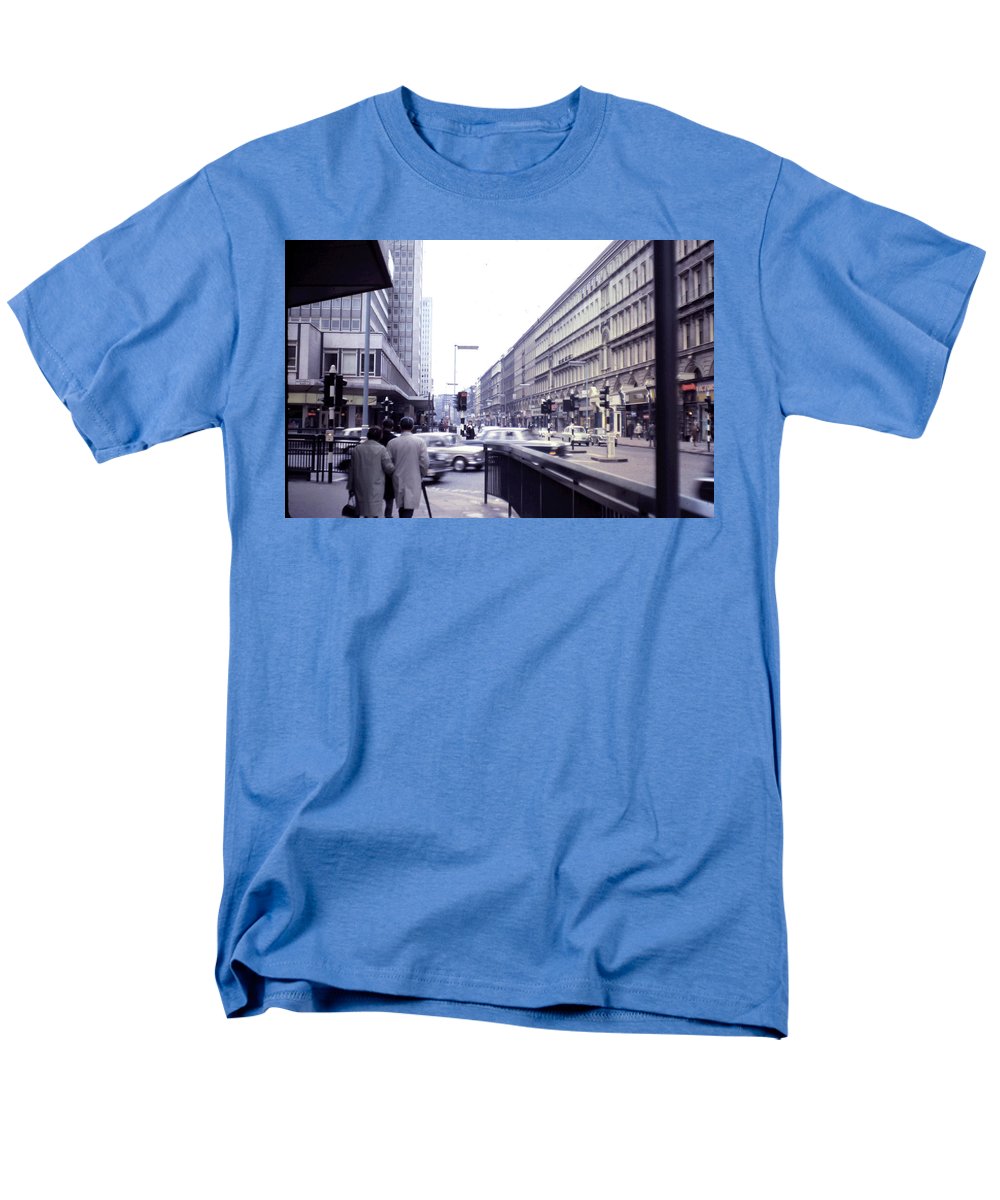Europe Trip 1967 Number 5 - Men's T-Shirt (Regular Fit)