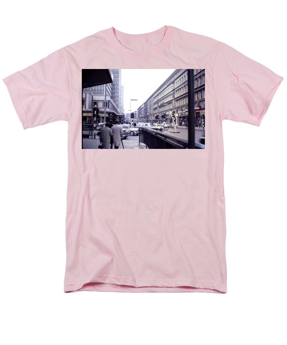 Europe Trip 1967 Number 5 - Men's T-Shirt (Regular Fit)