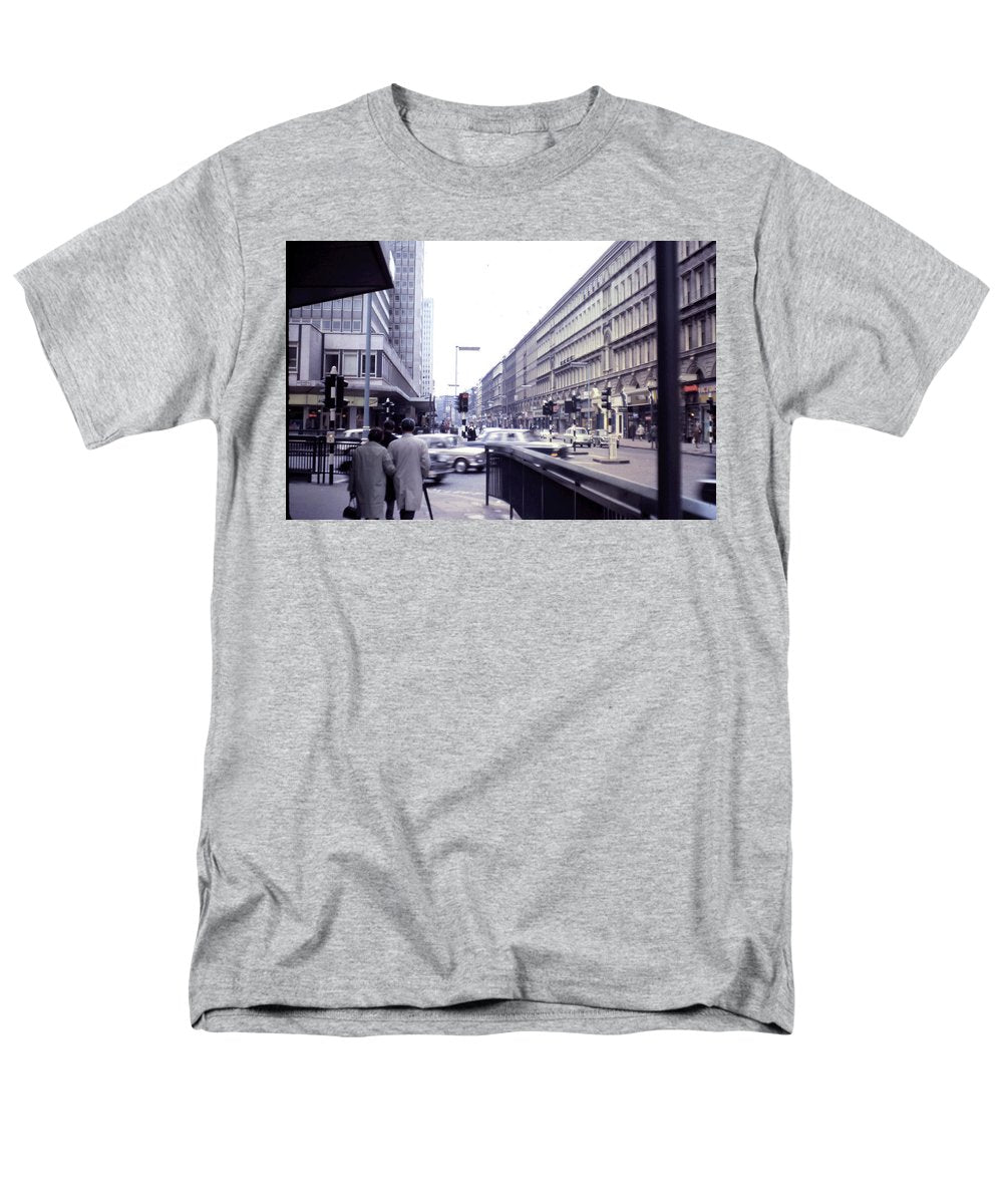 Europe Trip 1967 Number 5 - Men's T-Shirt (Regular Fit)