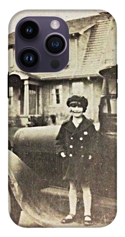 Little 1920s Girl With Car - Phone Case