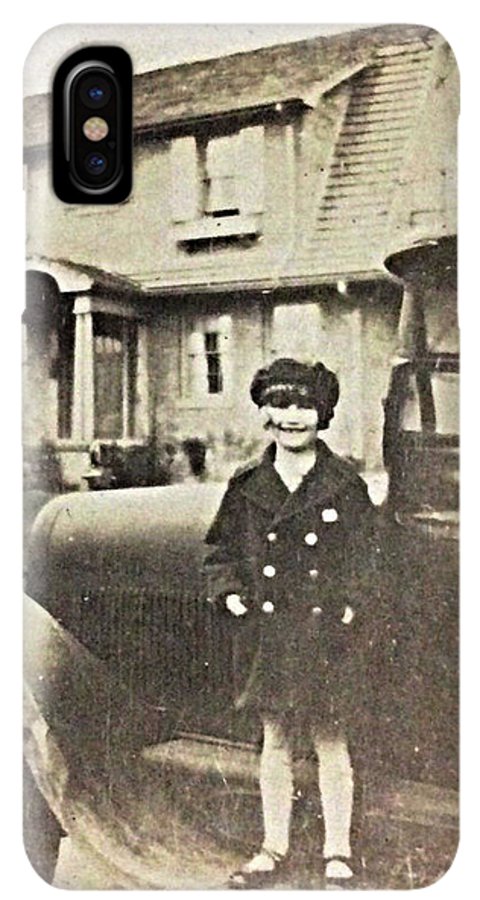 Little 1920s Girl With Car - Phone Case
