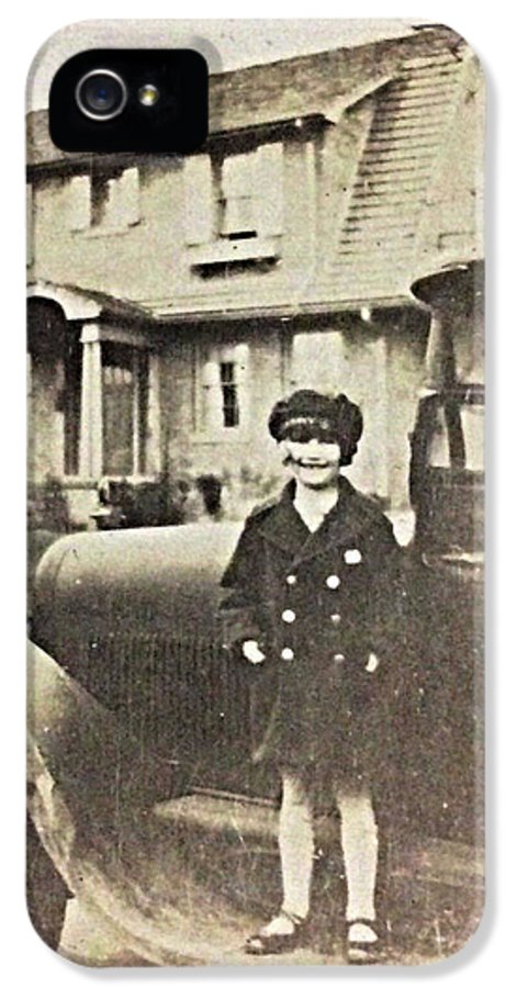 Little 1920s Girl With Car - Phone Case