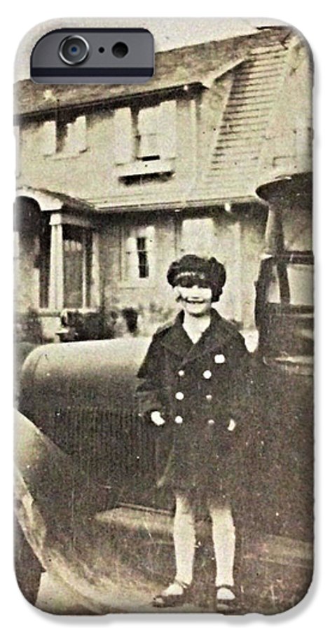 Little 1920s Girl With Car - Phone Case