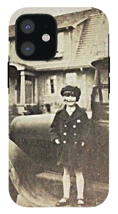 Little 1920s Girl With Car - Phone Case