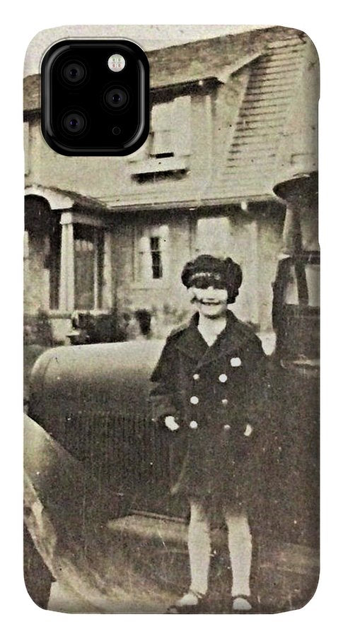 Little 1920s Girl With Car - Phone Case