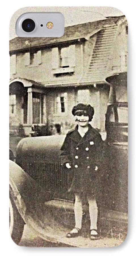 Little 1920s Girl With Car - Phone Case