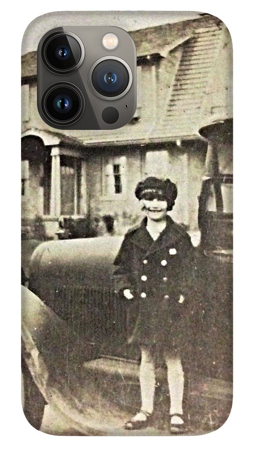 Little 1920s Girl With Car - Phone Case