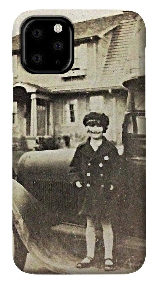 Little 1920s Girl With Car - Phone Case