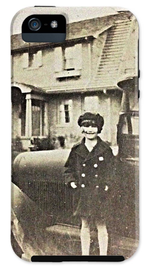 Little 1920s Girl With Car - Phone Case