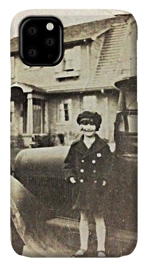 Little 1920s Girl With Car - Phone Case