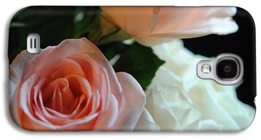 Pink and White Roses Bouquet - Phone Case