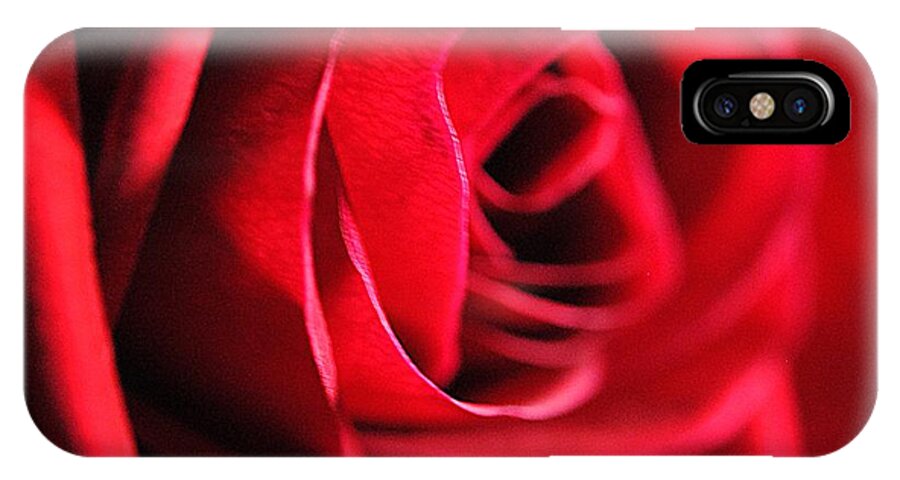 Red Rose Profile - Phone Case