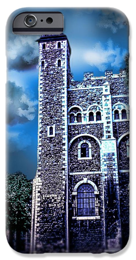 Vintage Travel Tower of London - Phone Case