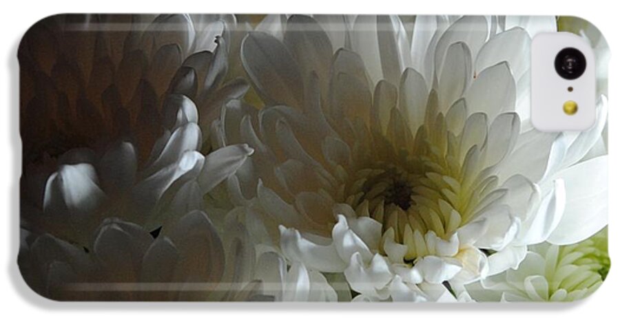 White Chrysanthemum Bouquet - Phone Case