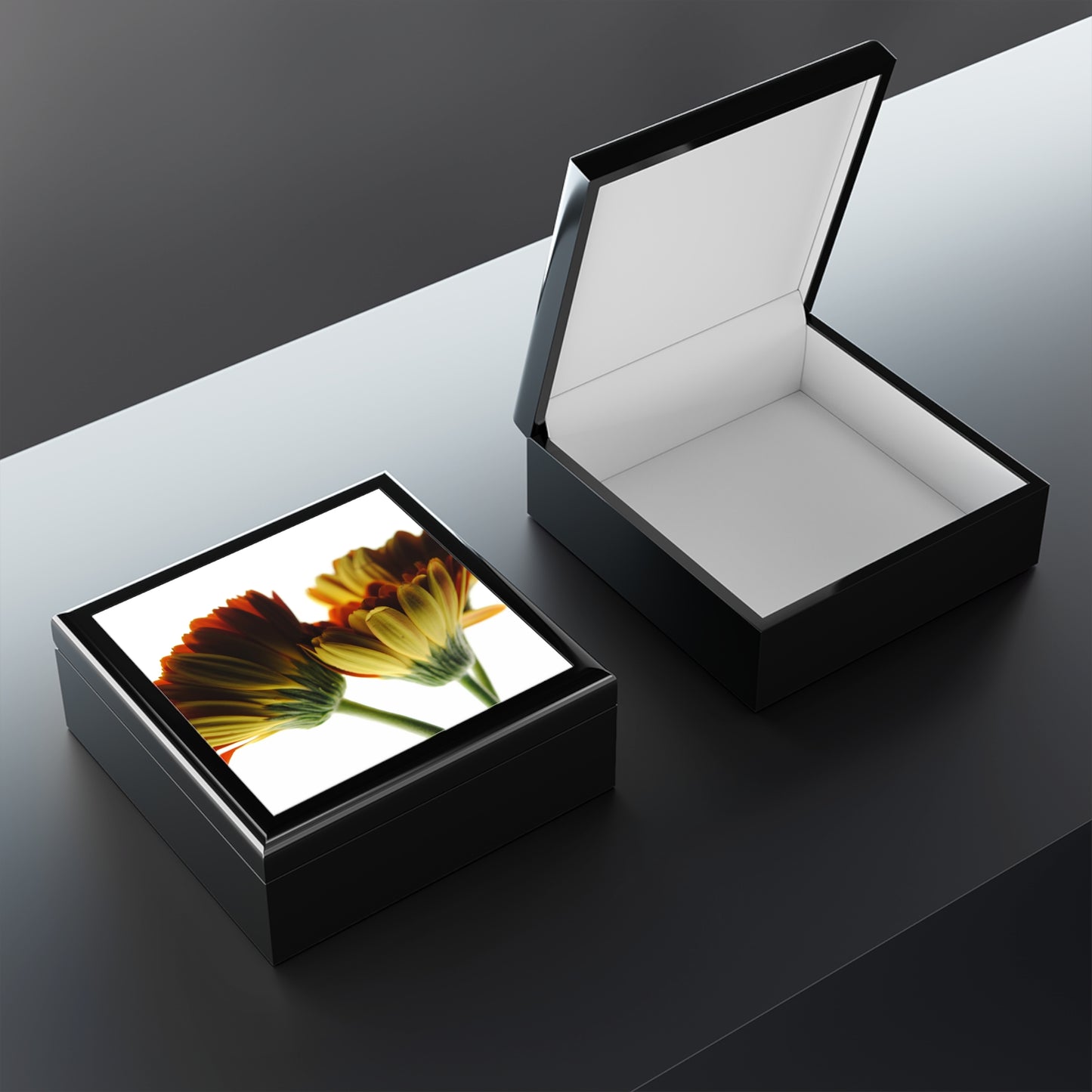 Daisy Undersides Jewelry Box
