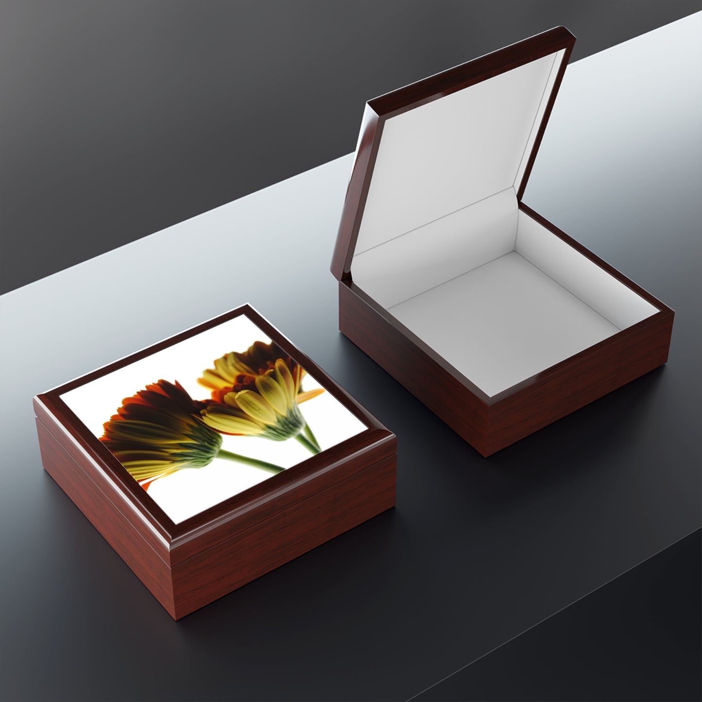 Daisy Undersides Jewelry Box