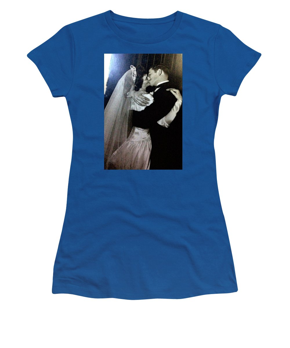 1940s Wedding Kiss - Women's T-Shirt