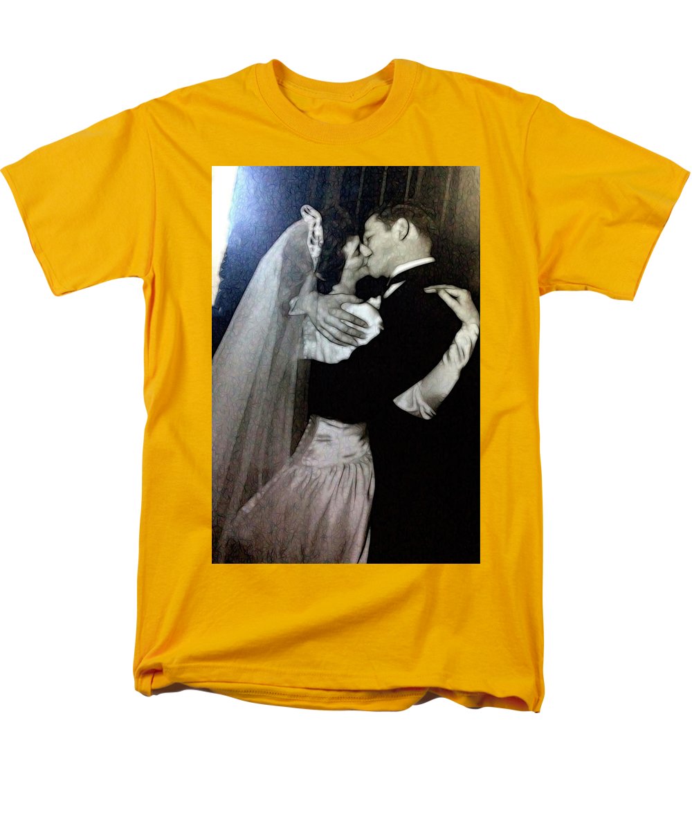 1940s Wedding Kiss - Men's T-Shirt  (Regular Fit)