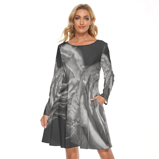 Black and White Tea Roses All-Over Print Women's Crew Neck Dress
