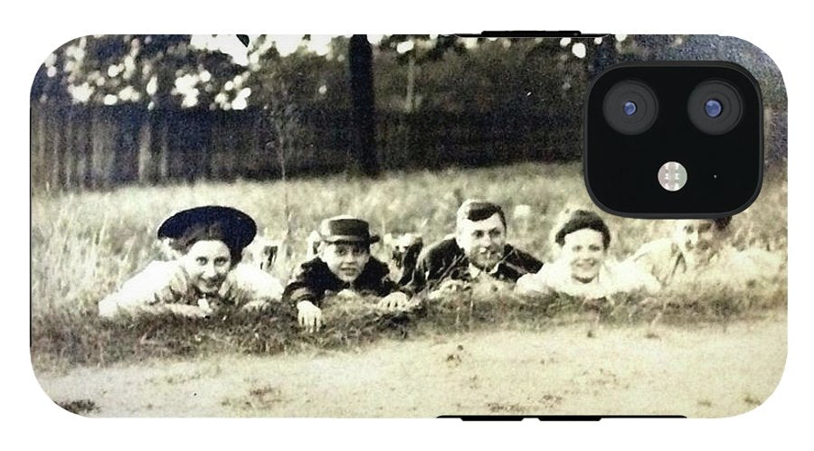 Early 1900s Women In Hats Lay On The Grass - Phone Case